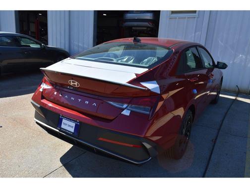 2026 Hyundai ELANTRA Sport