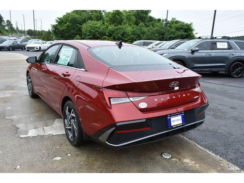 2025 Hyundai ELANTRA Limited