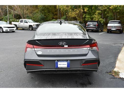 2025 Hyundai ELANTRA Sport