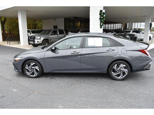 2025 Hyundai ELANTRA Sport