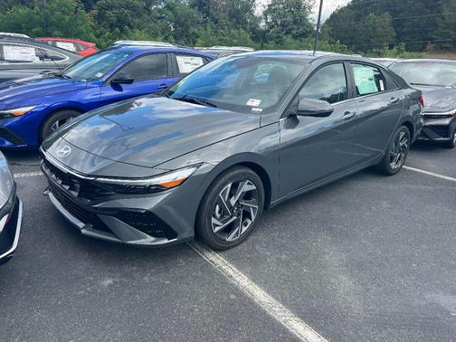 2025 Hyundai ELANTRA Limited