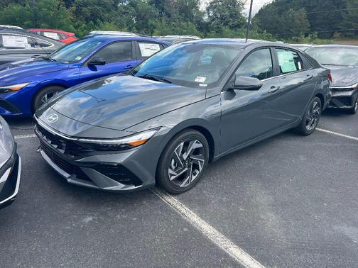 2025 Hyundai ELANTRA Limited