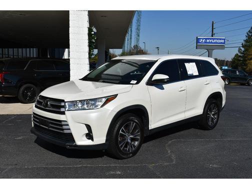 2019 Toyota Highlander LE I4