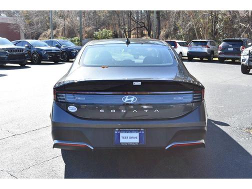 2025 Hyundai SONATA SE