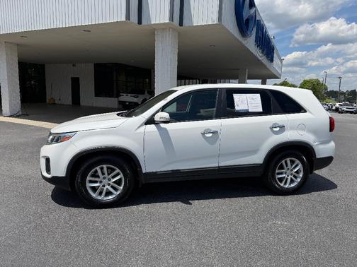 Snow White Pearl 2014 Kia Sorento LX