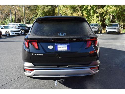 2026 Hyundai TUCSON SE