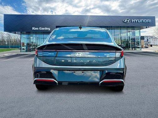 2025 Hyundai SONATA Hybrid Limited