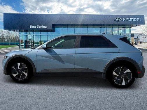 2025 Hyundai IONIQ 5 SE