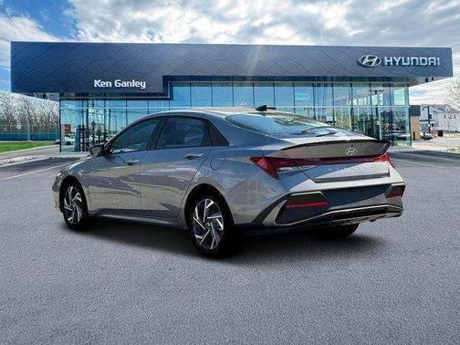 2025 Hyundai ELANTRA HEV SEL Sport
