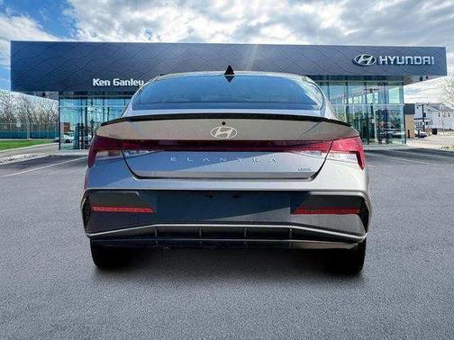 2025 Hyundai ELANTRA HEV SEL Sport