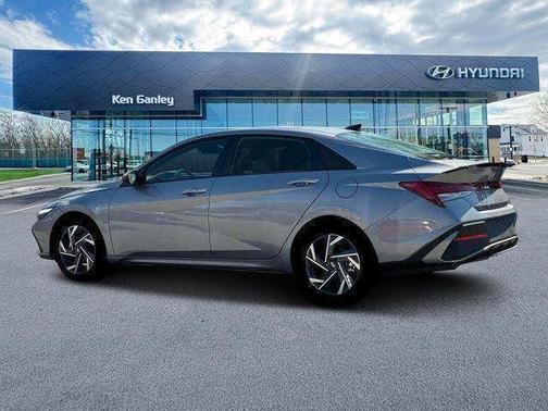 2025 Hyundai ELANTRA HEV SEL Sport