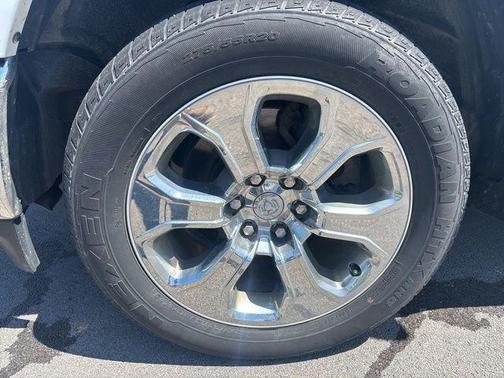 Bright White Clearcoat 2024 RAM 1500 Big Horn/Lone Star