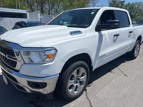 Bright White Clearcoat 2024 RAM 1500 Big Horn/Lone Star