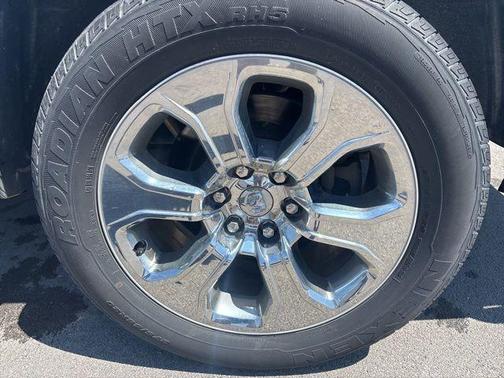 Bright White Clearcoat 2024 RAM 1500 Big Horn/Lone Star