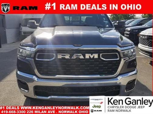 Granite Crystal Clearcoat Metallic 2025 RAM 1500 Big Horn/Lone Star