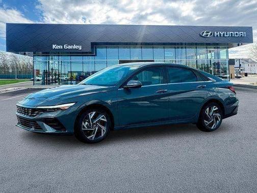 2025 Hyundai ELANTRA Limited