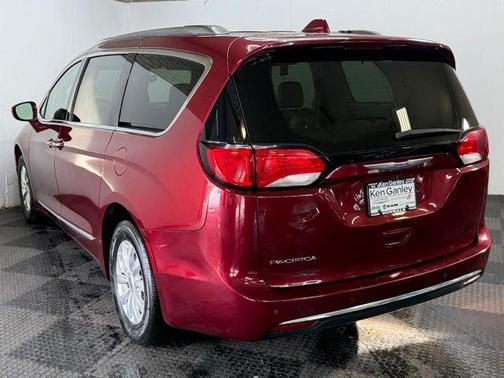 2018 Chrysler Pacifica Touring-L