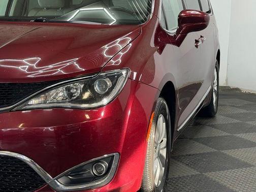 2018 Chrysler Pacifica Touring-L