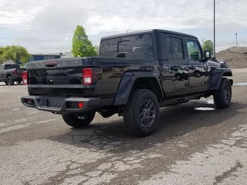 2025 Jeep Gladiator Sport