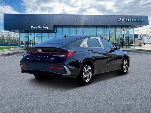 2025 Hyundai ELANTRA HEV SEL Sport