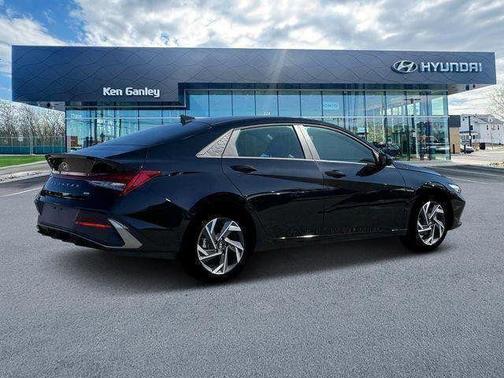 2025 Hyundai ELANTRA HEV SEL Sport