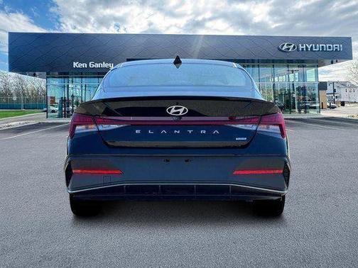 2025 Hyundai ELANTRA HEV SEL Sport
