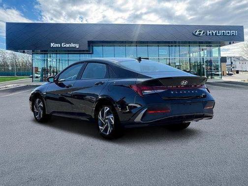 2025 Hyundai ELANTRA HEV SEL Sport