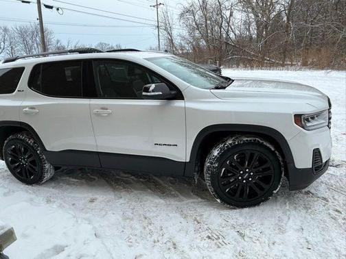 2022 GMC Acadia SLT
