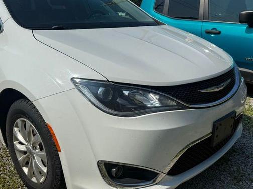 2019 Chrysler Pacifica Touring-L