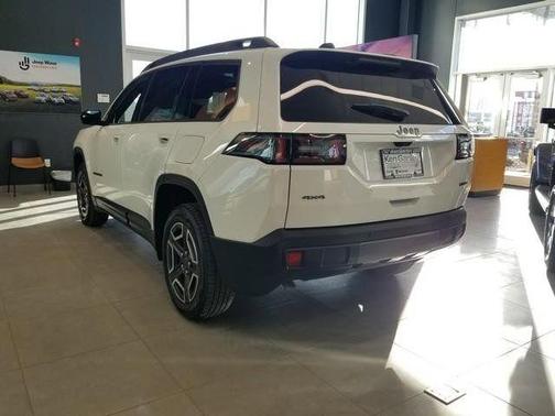 2026 Jeep Cherokee LAREDO/LIMITED