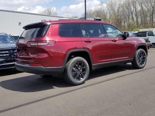 2025 Jeep Grand Cherokee L Laredo