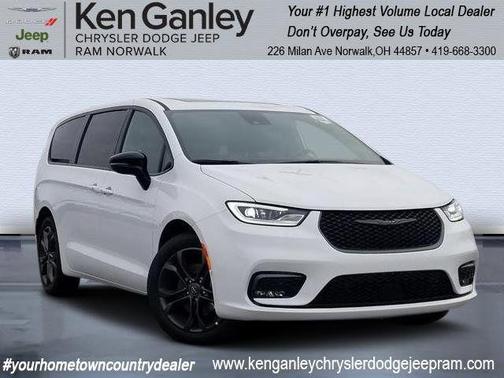 2026 Chrysler Pacifica Select