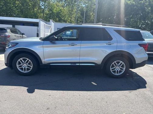 Silver Metallic 2025 Ford Explorer Active