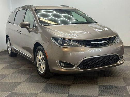 2018 Chrysler Pacifica Touring-L