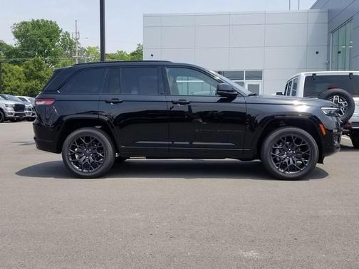2025 Jeep Grand Cherokee Summit