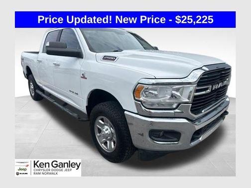 Bright White Clearcoat 2019 RAM 2500 Big Horn