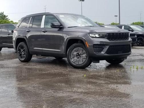 2025 Jeep Grand Cherokee Laredo