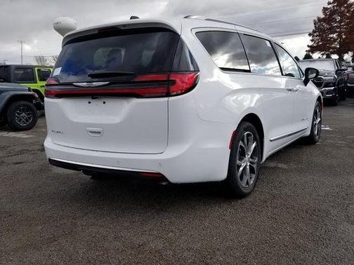 2026 Chrysler Pacifica Pinnacle