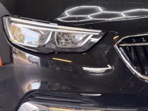 2018 Buick Regal Sportback Essence