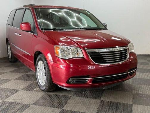 2016 Chrysler Town & Country Touring