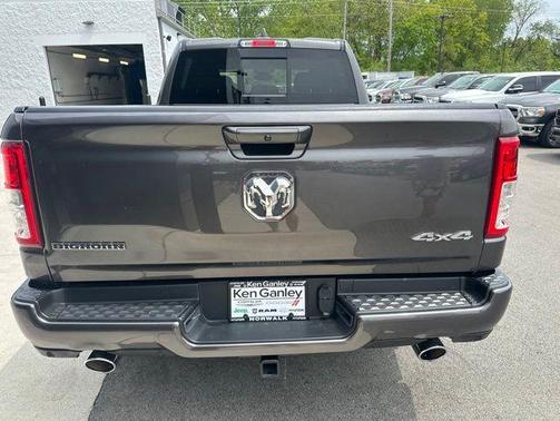 Granite Crystal Clearcoat Metallic 2024 RAM 1500 Big Horn/Lone Star