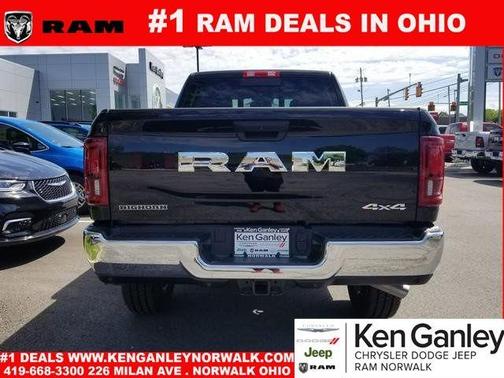 Diamond Black 2026 RAM 2500 Big Horn