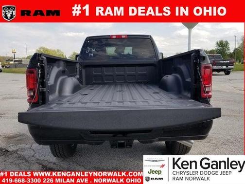 Diamond Black 2026 RAM 2500 Big Horn