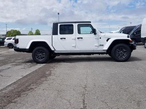 2025 Jeep Gladiator Sport