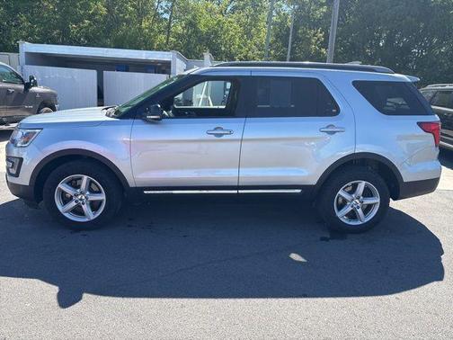Ingot Silver 2017 Ford Explorer XLT
