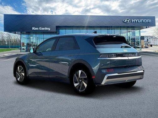 2025 Hyundai IONIQ 5 SE