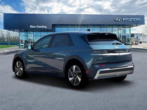 2025 Hyundai IONIQ 5 SE