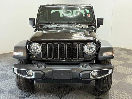2024 Jeep Gladiator Sport