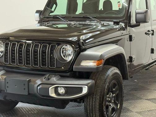 2024 Jeep Gladiator Sport