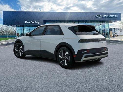 2025 Hyundai IONIQ 5 SE Standard Range